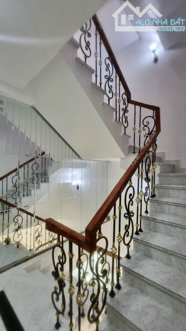 Bán nhà Văn Cao - Thư Trung khu phân lô 4 tầng độc lập sân cổng - 6