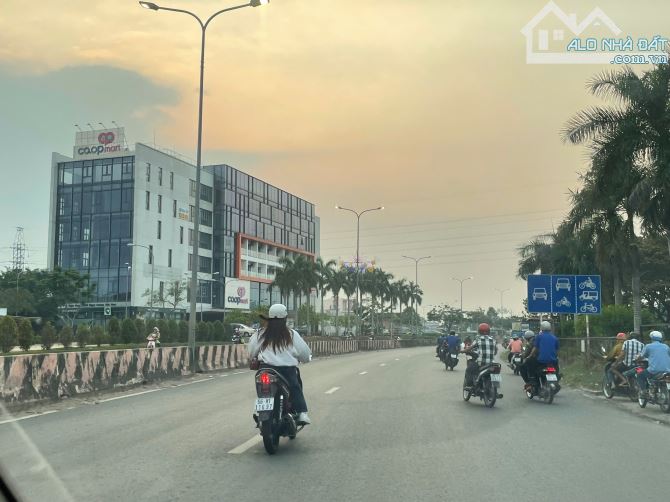 1000m2 View Kênh (400 đất ở) cực Đẹp chỉ 1,8tỷ - 6