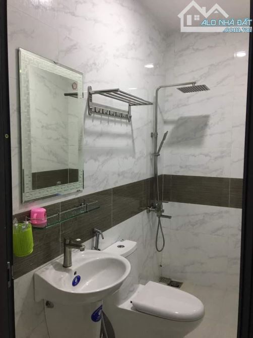 Khách Sạn Ngang 10,4m, Kế Bên Cao Đẳng Giao Thông Quận 12, Thu nhập ổn - 7
