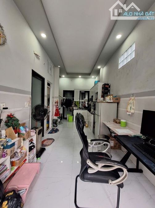 KHU PHÂN LÔ - HẺM XE TẢI - ĐÌNH PHONG PHÚ - NHÀ 4 TẦNG MỚI ĐẸP - 6 PHÒNG CHO THUÊ 15TR/TH/ - 7