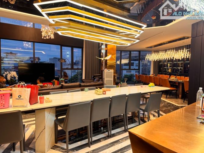 SIÊU HIẾM TUYỆT PHẨM LÔ GÓC 3 MẶT THOÁNG-MẶT PHỐ VIEW SÔNG210m² - 9 tầng – Mặt tiền 20m - 7