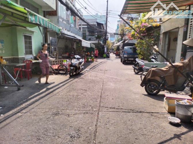 Nhà bán: đường Bình Tiên. Q 6. DTSD 37m2. 3 tầng. Giá 4,8 tỷ - 8