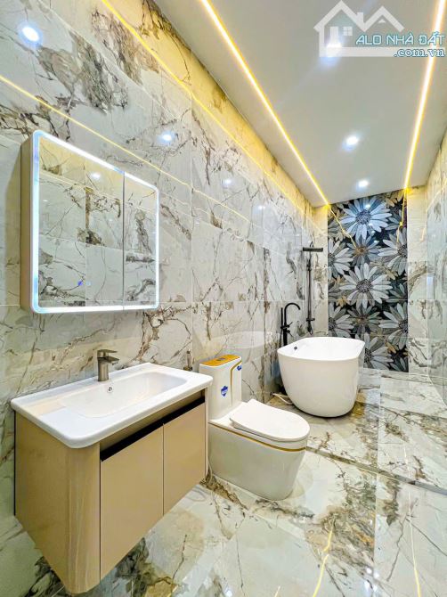 Nhà 2 lầu phong cách tân cổ điển sang trọng đường D1 KDC Hồng Loan, Cần thơ - 8