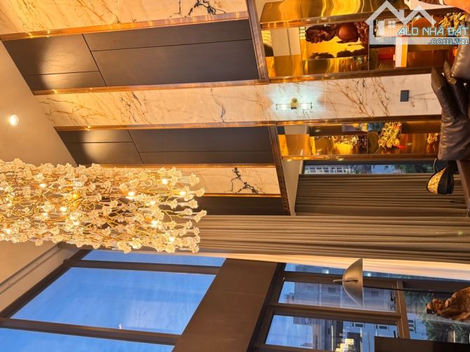 SIÊU HIẾM TUYỆT PHẨM LÔ GÓC 3 MẶT THOÁNG-MẶT PHỐ VIEW SÔNG210m² - 9 tầng – Mặt tiền 20m - 9