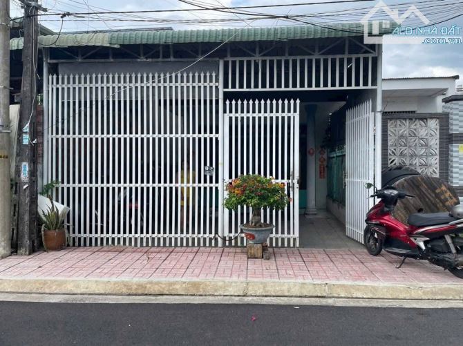Bán nhà 5,57 x 30 hiệp Bình hiệp ninh chỉ có 1 tỷ 900