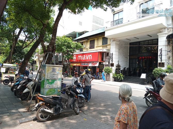 Cực rẻ - chủ bán gấp nhà mặt phố Hàng Bông, giá đầu tư - 280m2, chỉ nhỉnh 400 triệu/m2