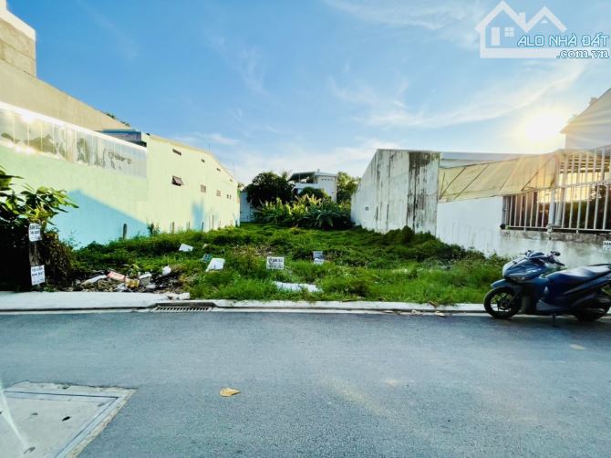 Đất đẹp ngang 9,5m (245m2), hẻm xe hơi, Vườn Lài. Kế bên cầu sắt An Phú Đông