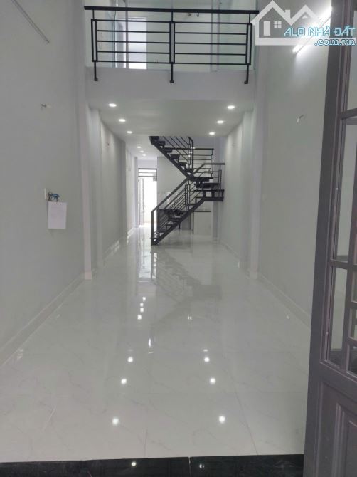 Bán nhà 1/ Song Hành  ,Trung chánh , Hóc Môn  DTx 60 m2 . Giá chỉ  3.6 tỷ (TL)