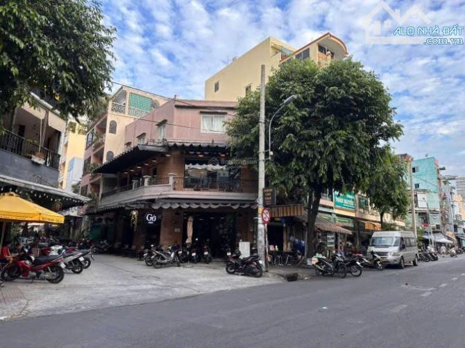 Góc 2 Mặt Tiền ngay Trần Hưng Đạo, 2 chiều - Quận 5 - 5 x 13m, 3 tầng - chỉ hơn 20 tỷ