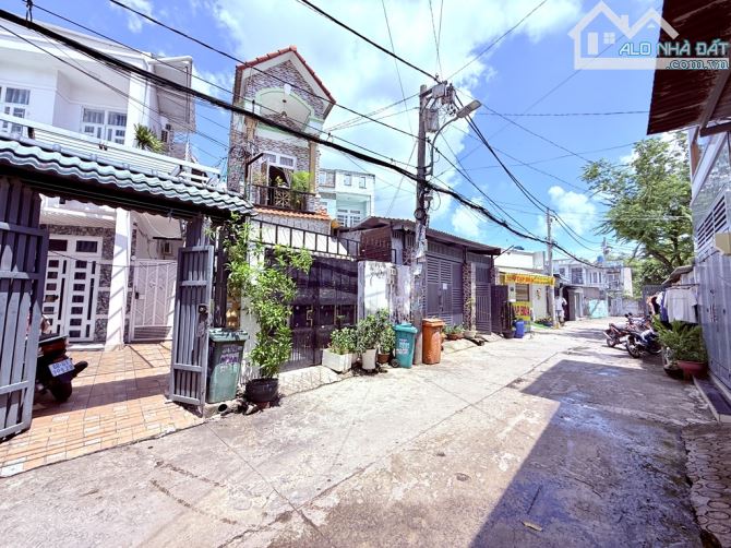 Nhà giá rẻ diện tích khủng có sẵn dòng tiền
