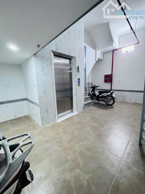 Bán CCMN Nguyễn Hy Quang - 45m2 - Oto mặt phố 30m - 10PKK, Thang Máy - PCCC XỊN - 9 tỷ 8.