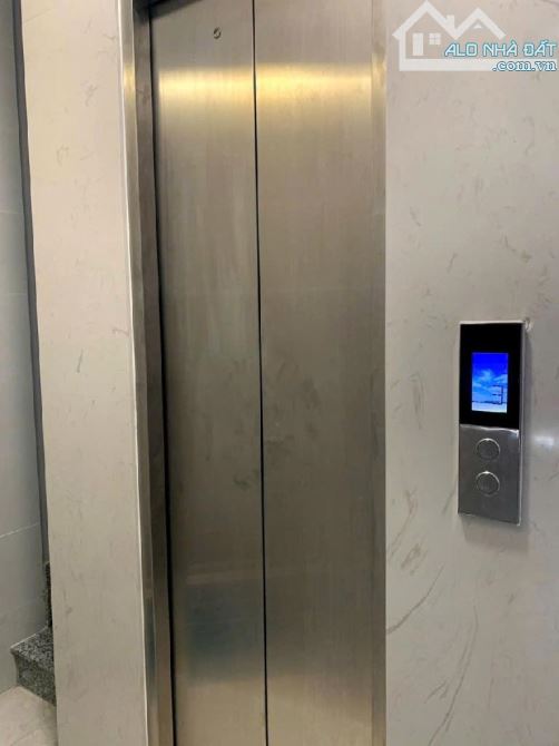 CHDV Lô Góc 6 Tầng (Có Hầm +Thang Máy), Đường Nhựa, 8 Phòng Cao Cấp