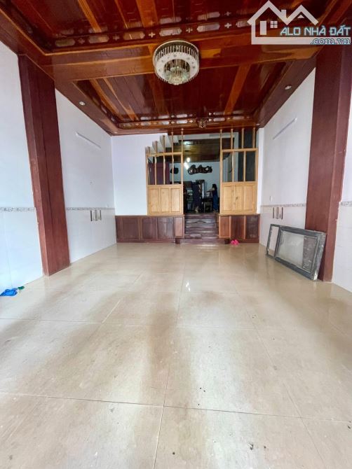 BÁN NGÀ 4 LẦU ĐƯỜNG NỘI BỘ TÔN ĐỨC THẮNG. DT:5,5x15M. GIÁ: 8,2 TỶ