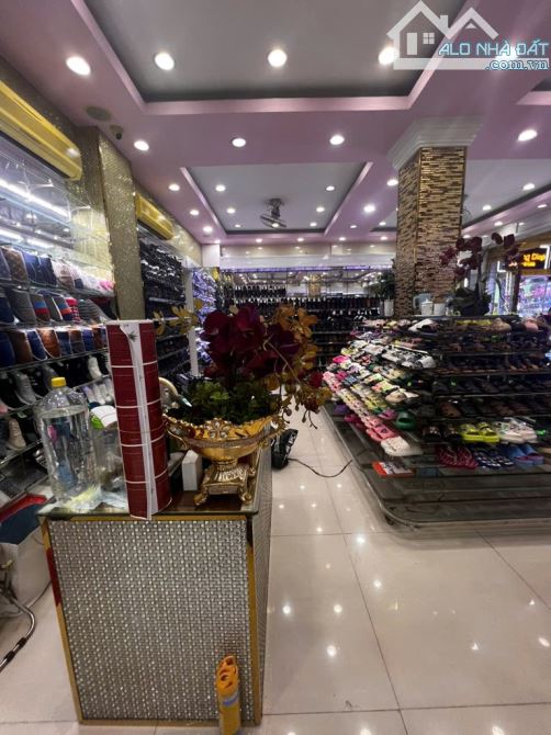MẶT TIỀN SIÊU LỚN - YẾT KIÊU – P.9- Q.5 -DT: 8*8.1 (64.6M2) – 31 TỶ 6