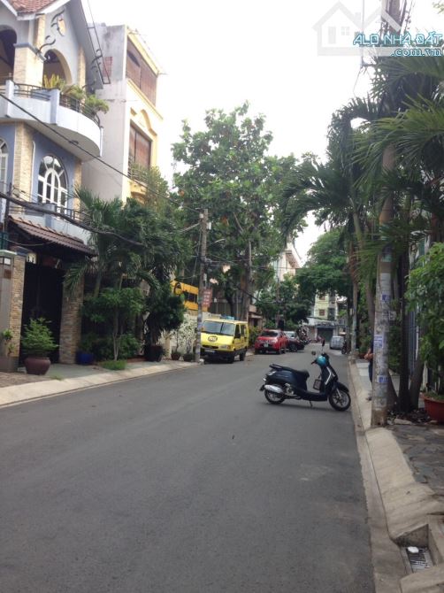 Gấp!! Nhà MTNB Đường 10m, Nguyễn Thái Bình (K300) DT 4.5x20m, Giá nhỉnh 14 tỷ