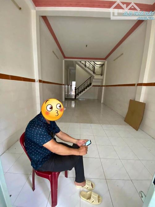 Bán nhà riêng 1 trệt 1 lầu, SHR, Thới Tam Thôn, Hóc Môn. Giá 1,1 tỷ