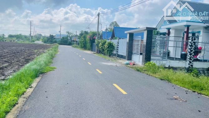 Bán lô đất đẹp - đường nguyễn Huệ-Phước Long Thọ,Long Đất - 490m2 sẵn 100m tc giá 1,55 tỷ