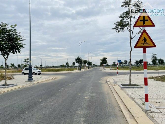 ĐẦU TƯ ĐÓN ĐẦU " ĐIỂM RƠI HẠ TẦNG" SÂN BAY LONG THÀNH-CHỈ 800 TRIỆU-SỔ HỒNG RIÊNG