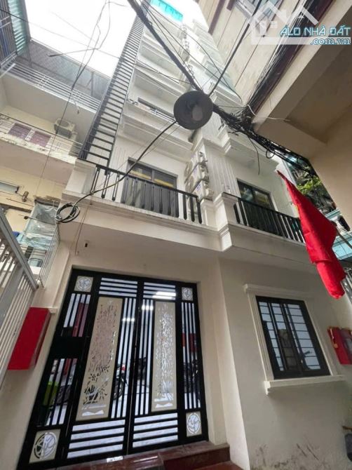 Tòa chdv Thụy Khuê 7 tầng thang máy, kề hồ Tây, thu về 65 triệu mỗi tháng