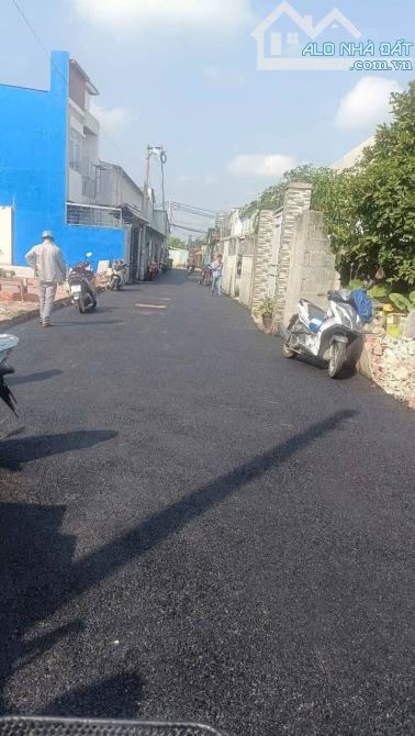 Bán lô đất gần chợ đầu mối 85m2- giá chỉ 1 tỷ 650 triệu - gọi cho em xem đất