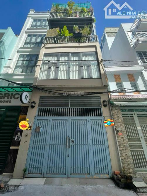 Bán gấp nhà hẻm VIP 8m Sư Vạn Hạnh, P12, Q10 - DT 4x14m, KC: 4 Tầng. Ngay Vạn Hạnh mall