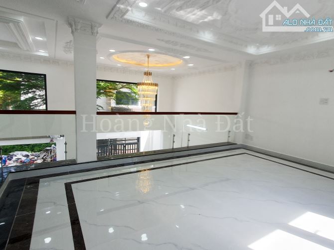 Biệt thự mini Lê Văn Lương, 8x11m, 5 tầng, 7.2 tỷ