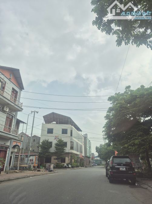 Bán nhà 2 tâng . Mao Trung . Phượng Mao . dt 72m . mt 4,5m . hướng ĐN . giá 5 ty9