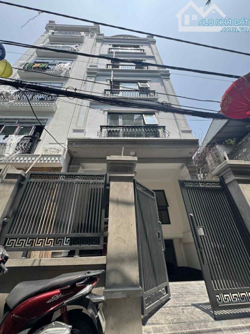 Bán Tòa căn hộ dòng tiền ngõ  Võng Thị Tây Hồ Diện tích 95m2, 8 tầng, MT 5,3m, giá 30 tỷ