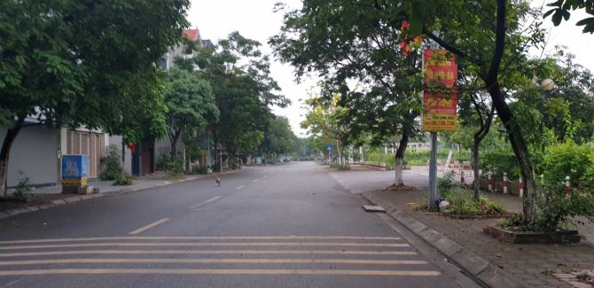 Bán Đất TĐC Giang Biên, Nguyễn Khắc Viện, vỉa hè ô tô tránh, DT 40m, MT 4.6m, giá 12 tỷ