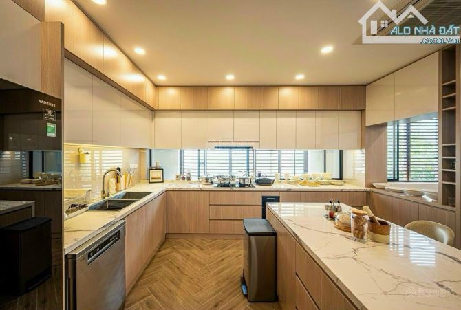Bán nhà mặt tiền trần đình xu-trần hưng đạo p.nct(4m x 25m)3 lầu giá 34 tỷ