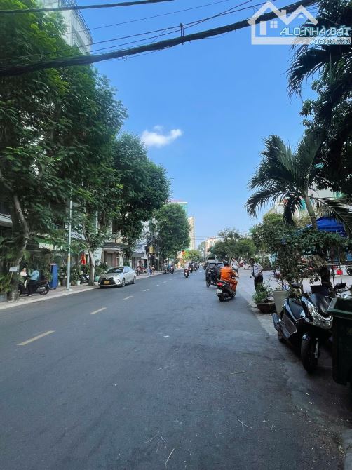bán nhà MT đường Lê Quốc Hưng, p13 ,Q4 .DT:4x20m .7 tầng ,TM .Giá 30 tỷ