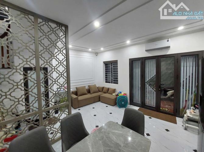 Nhà Vân Lũng gần Vinhomes Smart City mới đẹp_2 thoáng_mặt tiền rộng, 31m 5 tầng giá 5.3tỷ