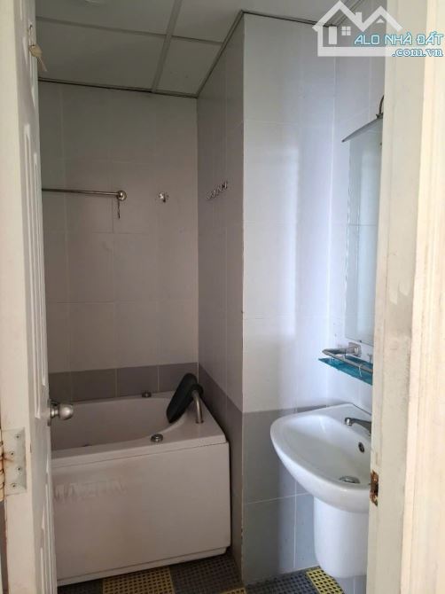 Chung cư Phan Xích Long,P2,Phú Nhuận:65m2-2p ngủ, 11tr/th