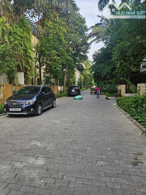 BIỆT THỰ 39 tỷ 148m KDT VIỆT HƯNG,LONG BIÊN HÀ NỘI