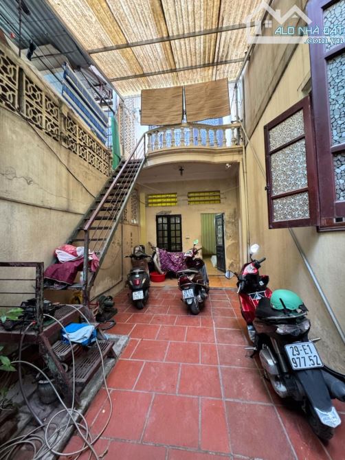 PHÁO ĐÀI LÁNG- CỰC PHẨM- TRUNG TÂM ĐỐNG ĐA- Ồ TÔ  GẦN CỬA