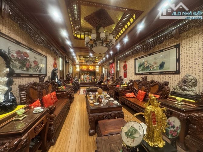CƠ HỘI SỞ HỮU DINH THỰ 3.500M2 MẶT TIỀN TRẦN VĂN KIỂU Q6 CHỈ 300 TỶ