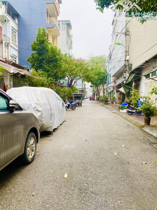 Bán nhà 4 tầng Ngô Gia Tự DT:46m2 . Ngõ thông , Ô tô đỗ , Đầu tư . Giá :7,5 tỷ