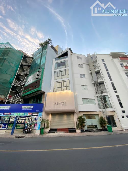 Cần bán gấp nhà MT Phổ Quang, Phường 2, Tân Bình - (4.5x25m) - 5 lầu - HĐT 80tr/th - 28 tỷ