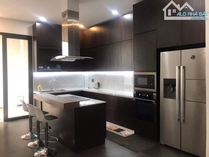 Bán Biệt Thự Mặt Tiền Lớn Bùi Tá Hán Khu Nam Việt Á Ven Sông Hàn. Giá 22.8 Tỷ Tốt