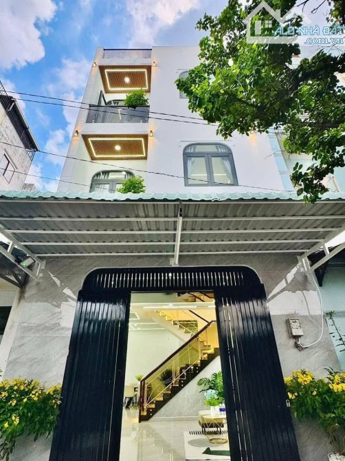 Bán gấp nhà đẹp 3 tầng,ngang 5.2m,sát bên Emart Phan Huy Ích, P.12,Gò Vấp