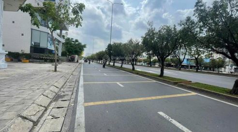Bán lô đất lớn 5100m2 tại MT đường Kinh Dương Vương, Bình Tân, ngay vòng xoay