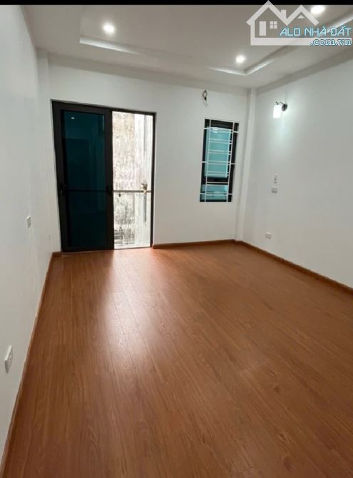 8.5 Tỷ/ 6 tầng thang máy/ 3.6 M tiền/ 1 nhà ra phố thạch Bàn - 10
