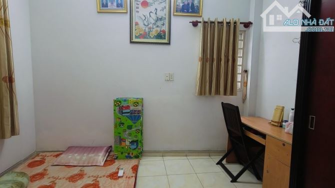 Gấp bán nhà Quận 9(cũ), gần Vincom Lê Văn Việt, giá 7.5 tỷ, 3 tầng, dt 70m2. - 1