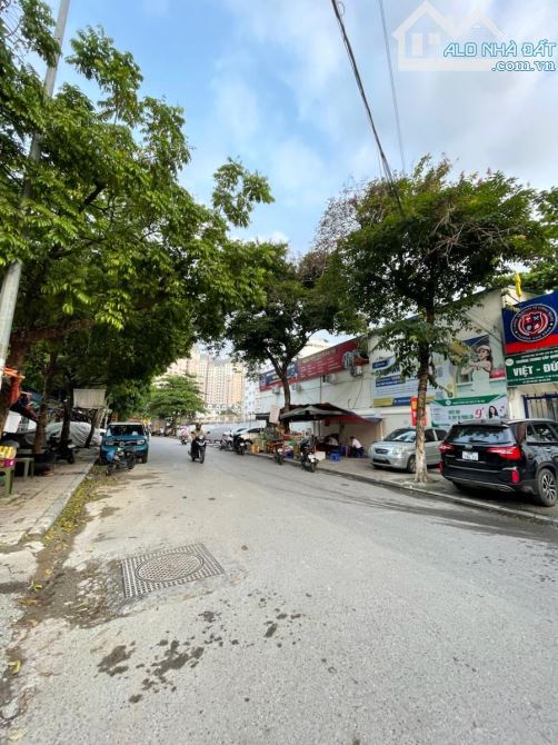 BÁN NHÀ TRẦN CUNG LÔ GÓC 2 MẶT THOÁNG GIÁ 7.4 TỶ, NGÕ RỘNG, GẦN PHỐ KINH DOANH SẦM UẤT - 1