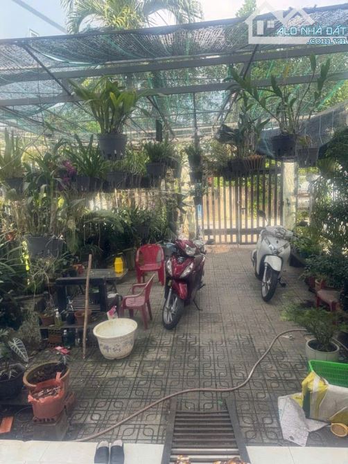 Nhà 2 tầng Mặt Tiền đường TL44 phường THẠNH LỘC Q12, dt 279m²(7,1x40).DÒNG TIỀN 9tr/th - 1