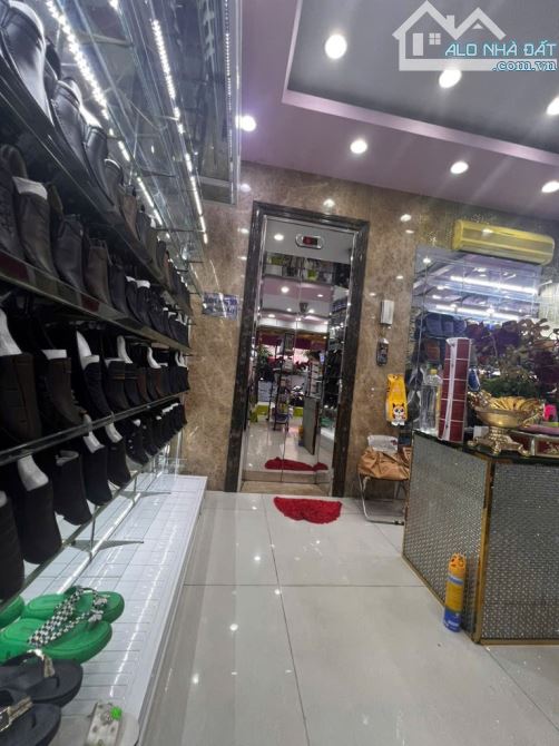 MẶT TIỀN SIÊU LỚN - YẾT KIÊU – P.9- Q.5 -DT: 8*8.1 (64.6M2) – 31 TỶ 6 - 1