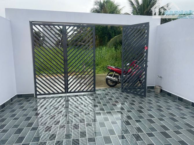 Nhà mới xây dựng sau lưng bệnh viện Phước Thạnh, Mỹ Tho Tiền Giang - 1