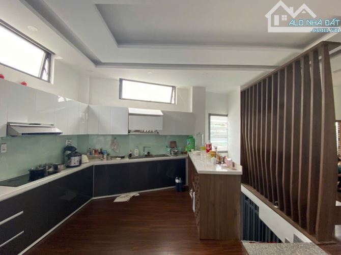 Toà Căn Hộ 3 Tầng 3 Mê & 1 Pent House Kiệt Ô Tô Nguyễn Hữu Thọ - 1