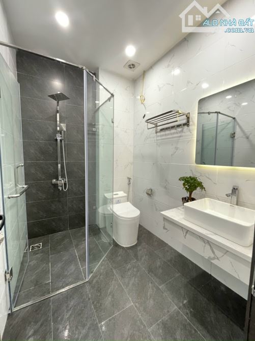 Bán nhà phố CÁT LINH gần ngã tư Văn Miếu Tôn Đức Thắng 44m2x7T THANG MÁYô tô đỗ cổng - 1