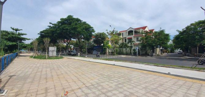 Chỉ 19,xTỶ! Có ngay LÔ ĐẤT LỚN ở gần SÔNG HÀN ĐÀ NẴNG và gần đg THĂNG LONG: 180m² =12 x 15 - 1